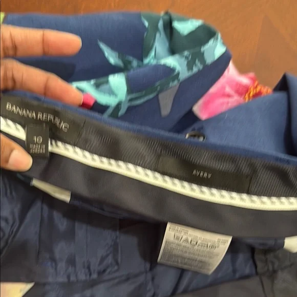 Rare floral Avery Banana Republic Floral Pants in Navy Pink cropped with pockets - Picture 7 of 10